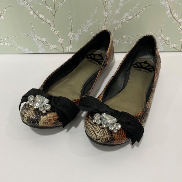 Fergalicious Y2KSnake Print Ballet Flats With Black Bow & Rhinestone Accents 8M - Picture 2 of 9